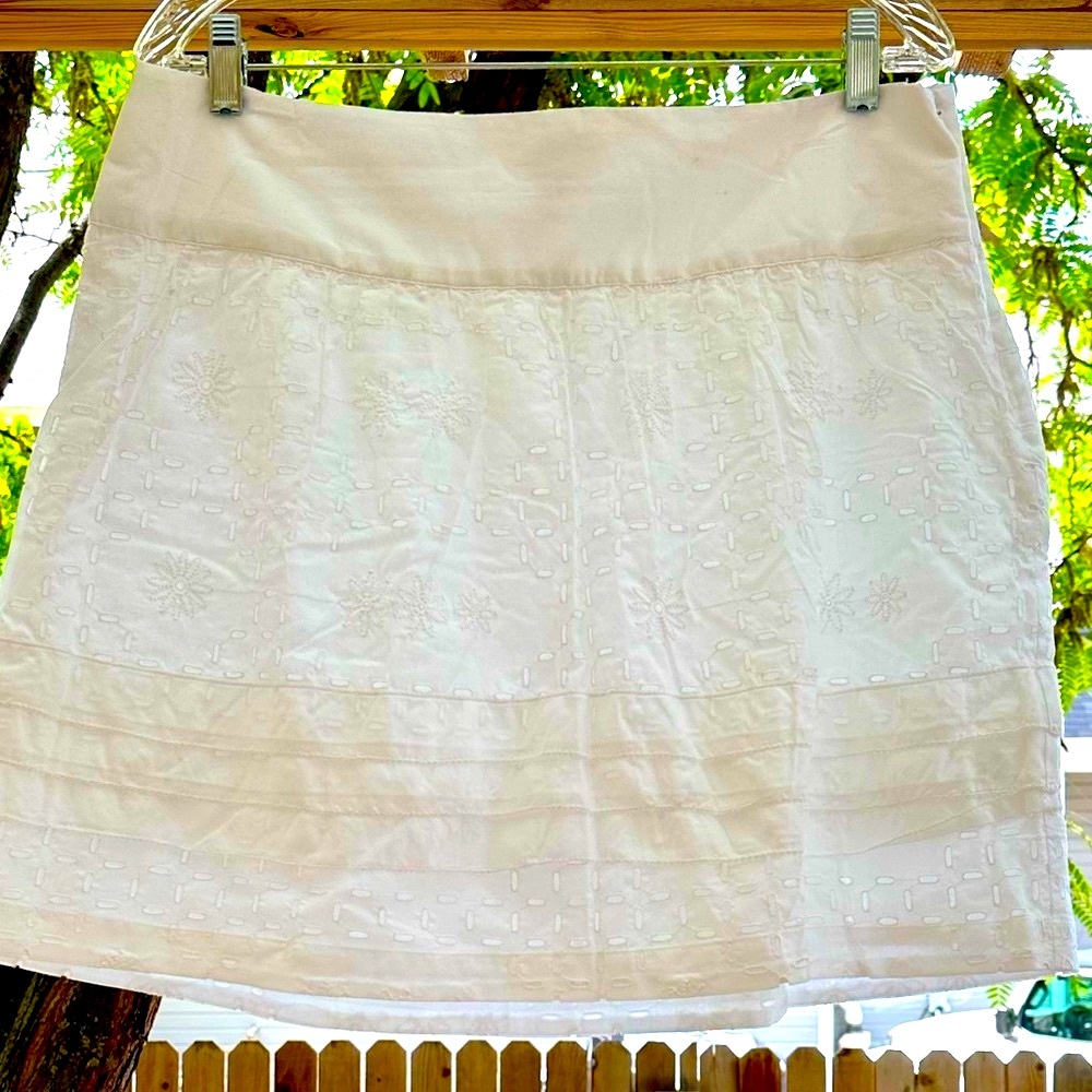 Banana Republic NWOT Crochet Eyelet White Mini Skirt 100% Cotton size 12 - Picture 5 of 16